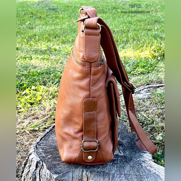 Leather crossbody bag - Picture 6 of 7